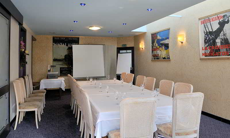 Hotel Les Peyrieres Olemps Exterior foto